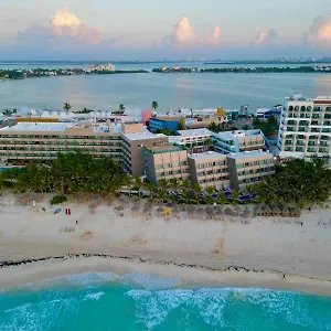https://flamingo-cancun-resort.quintano-roohotels.com