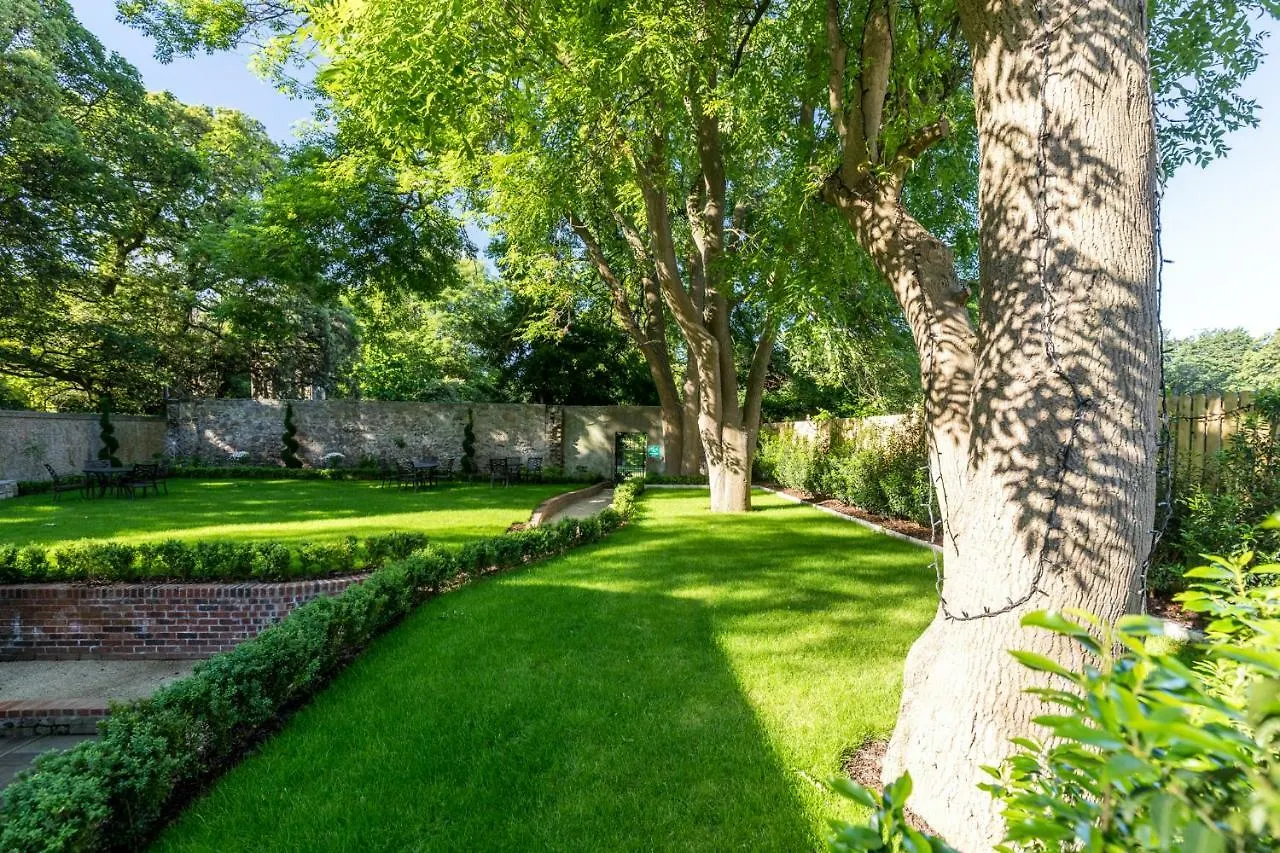 Stauntons On The Green Hotel Dublin Ireland